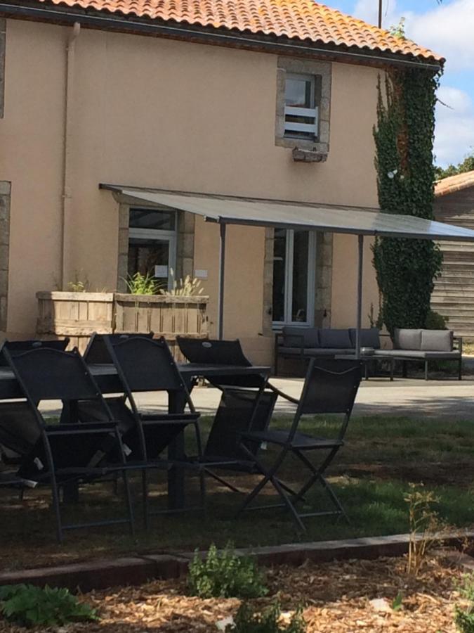 Le Petit Monty Gite Cote Etang Saint-Malo-du-Bois Ngoại thất bức ảnh